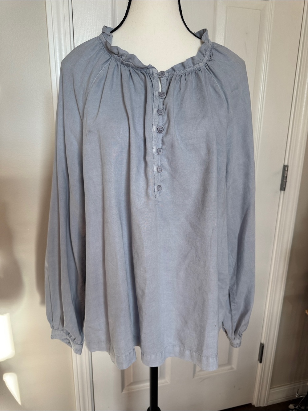 Anthropologie Cloth & Stone Women's Light Blue Button-Front Peasant Top Sz XL